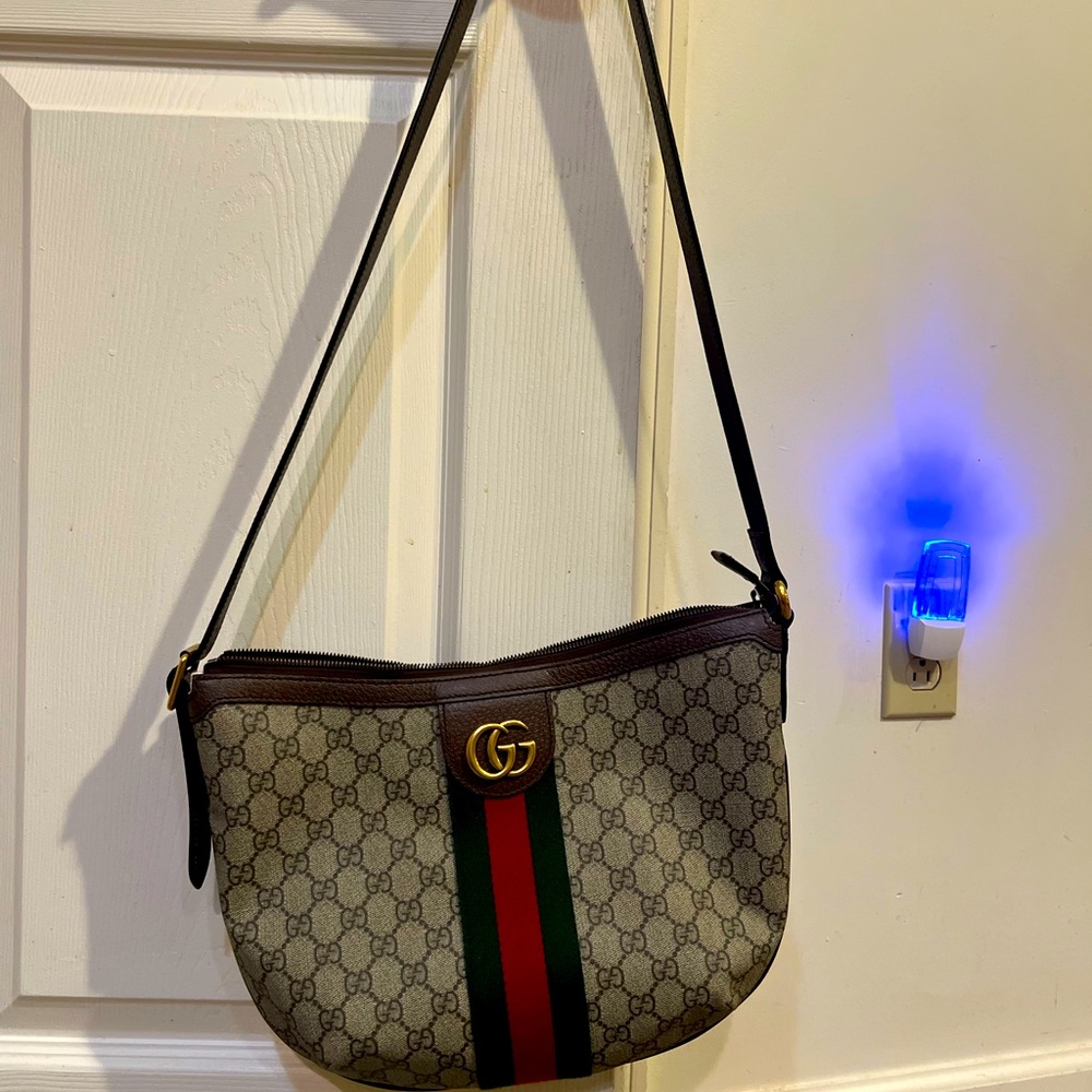 Authentic Gucci crossbody purse